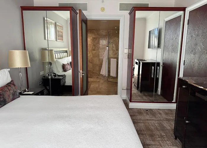 Luxury Residence At Taj Cape Town - Top Corner Apartment With Balcony - Newly Renovated