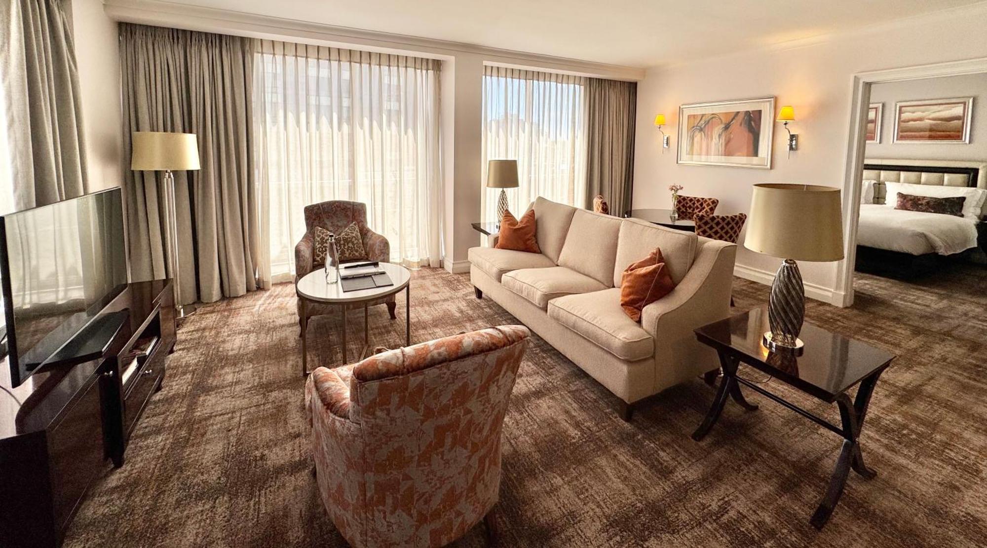 Luxury At Taj - Corner With Balcony - Newly Renovated *