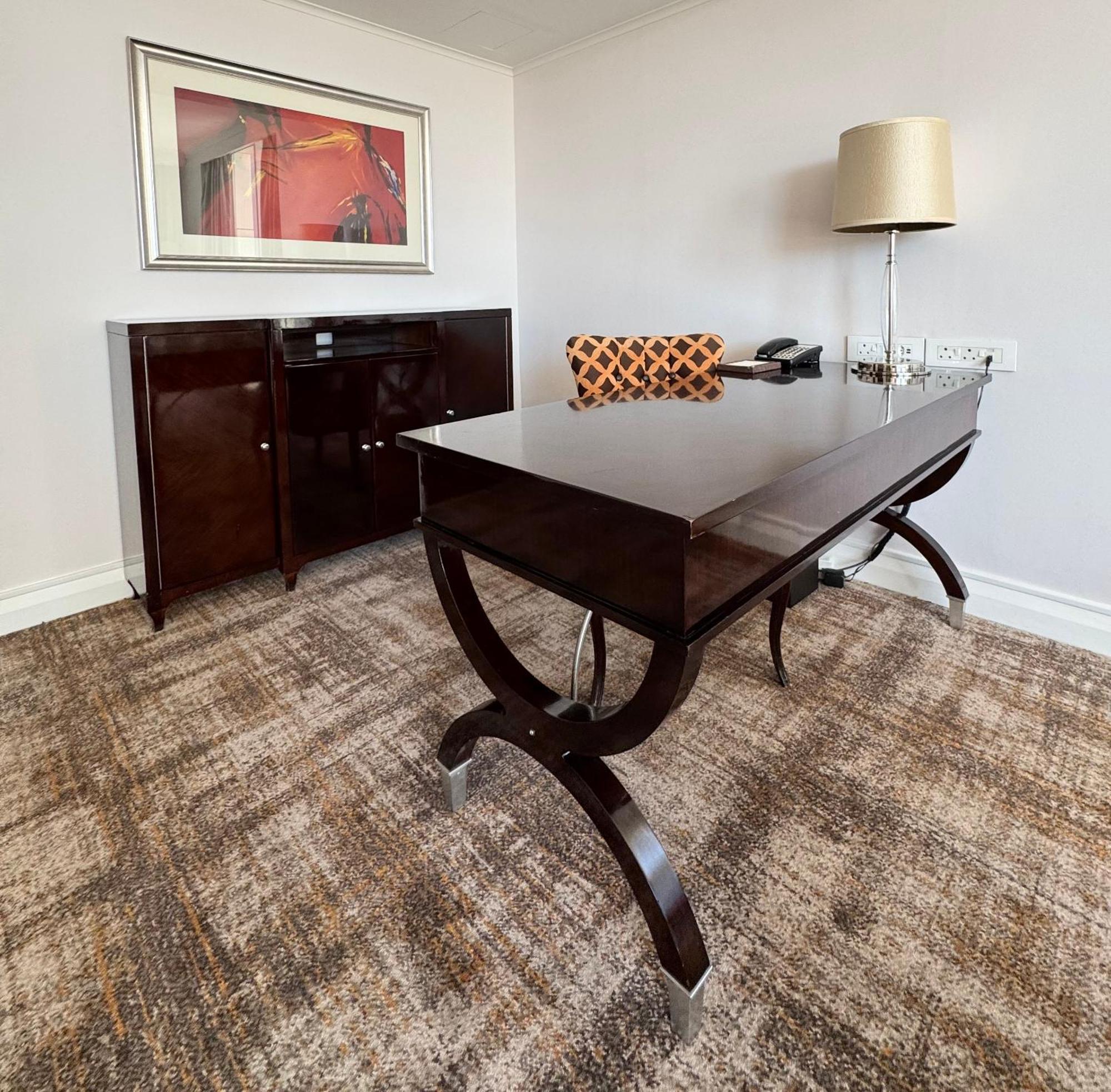 Apartment Luxury At Taj - Corner With Balcony - Newly Renovated