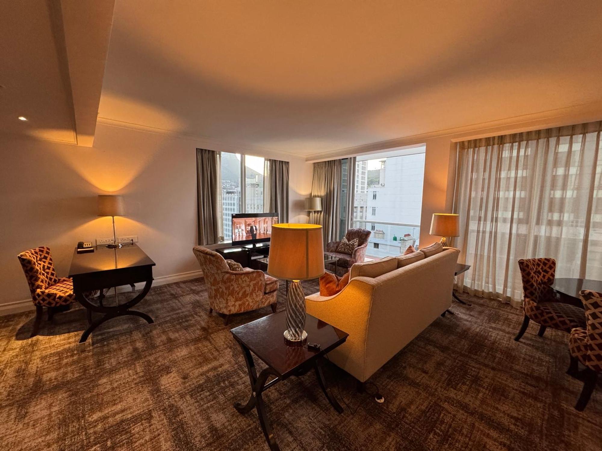 Luxury At Taj - Corner With Balcony - Newly Renovated